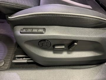 Skoda Kodiaq 2.0 TDI 4x4 Sportline Pano AHK 7-Sitze