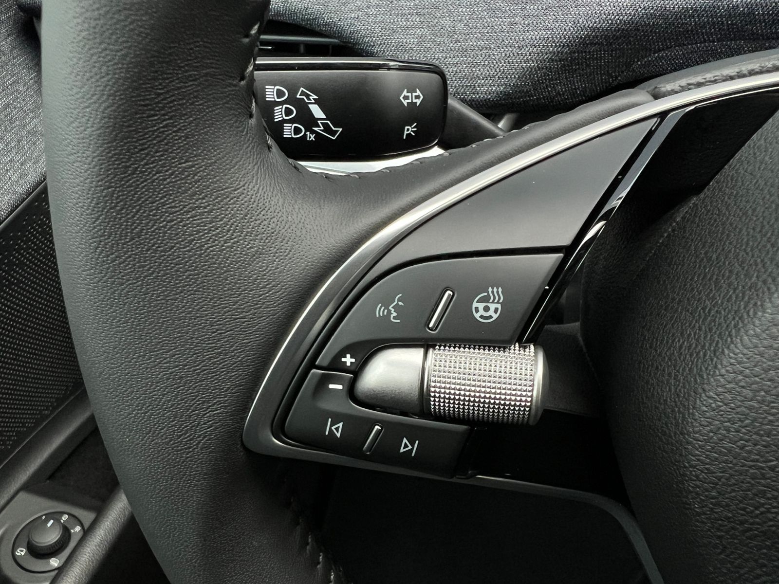 Fahrzeugabbildung SKODA Elroq 50 Tour *Rückfahrkamera, Chrom-Paket*