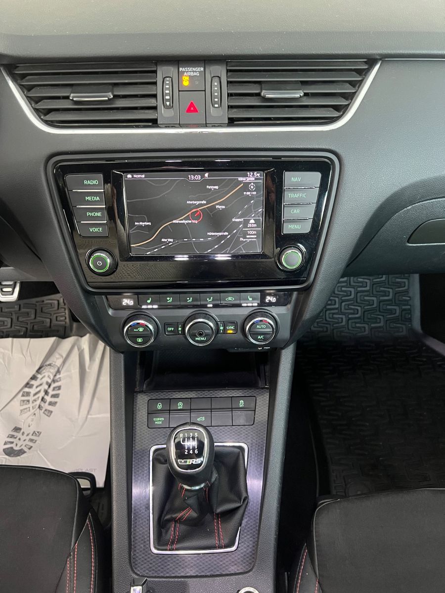 Fahrzeugabbildung SKODA Octavia Combi RS *RECARO*NAVI*