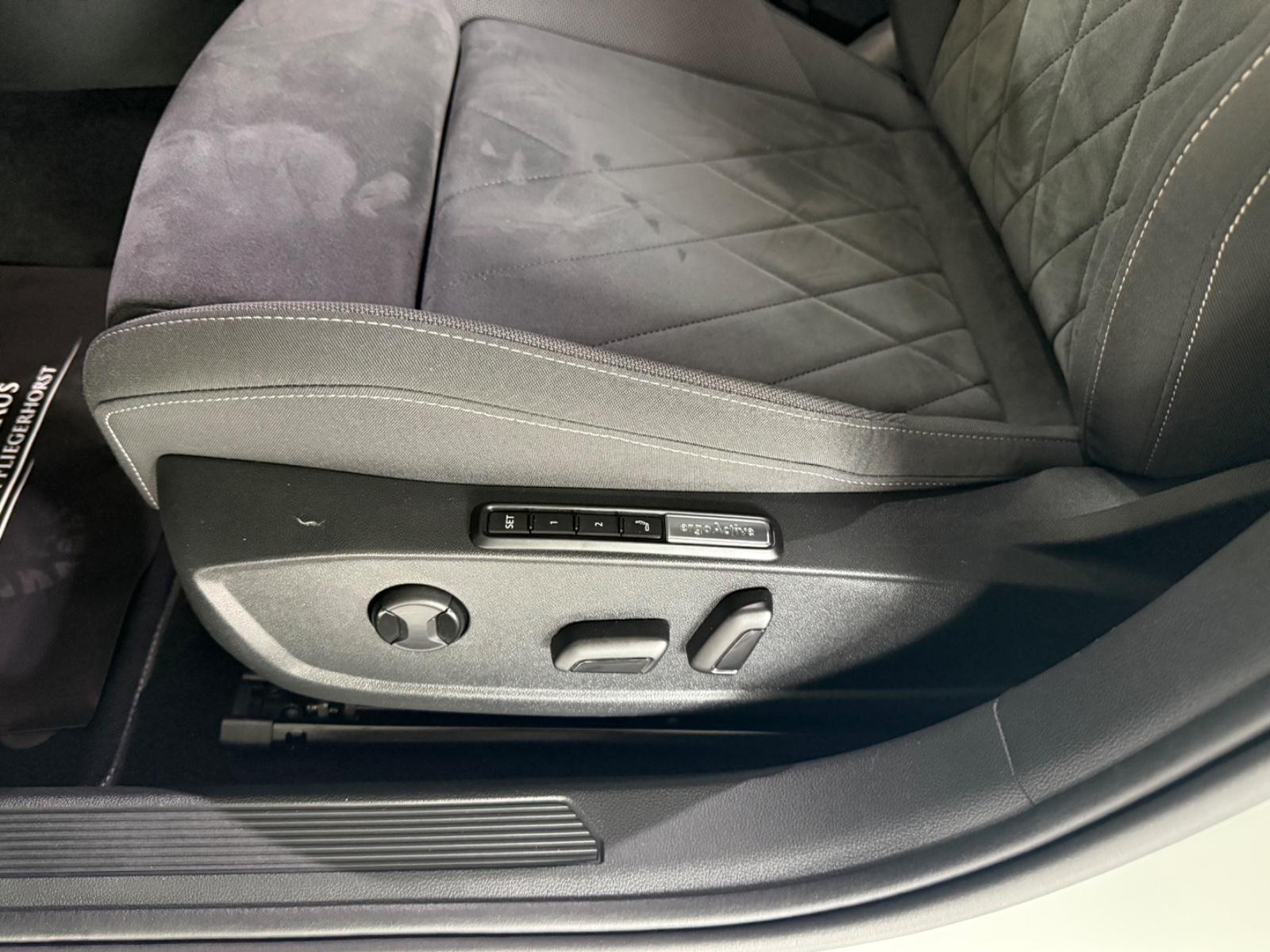 Volkswagen Golf VIII Variant Style, миниатюра 8