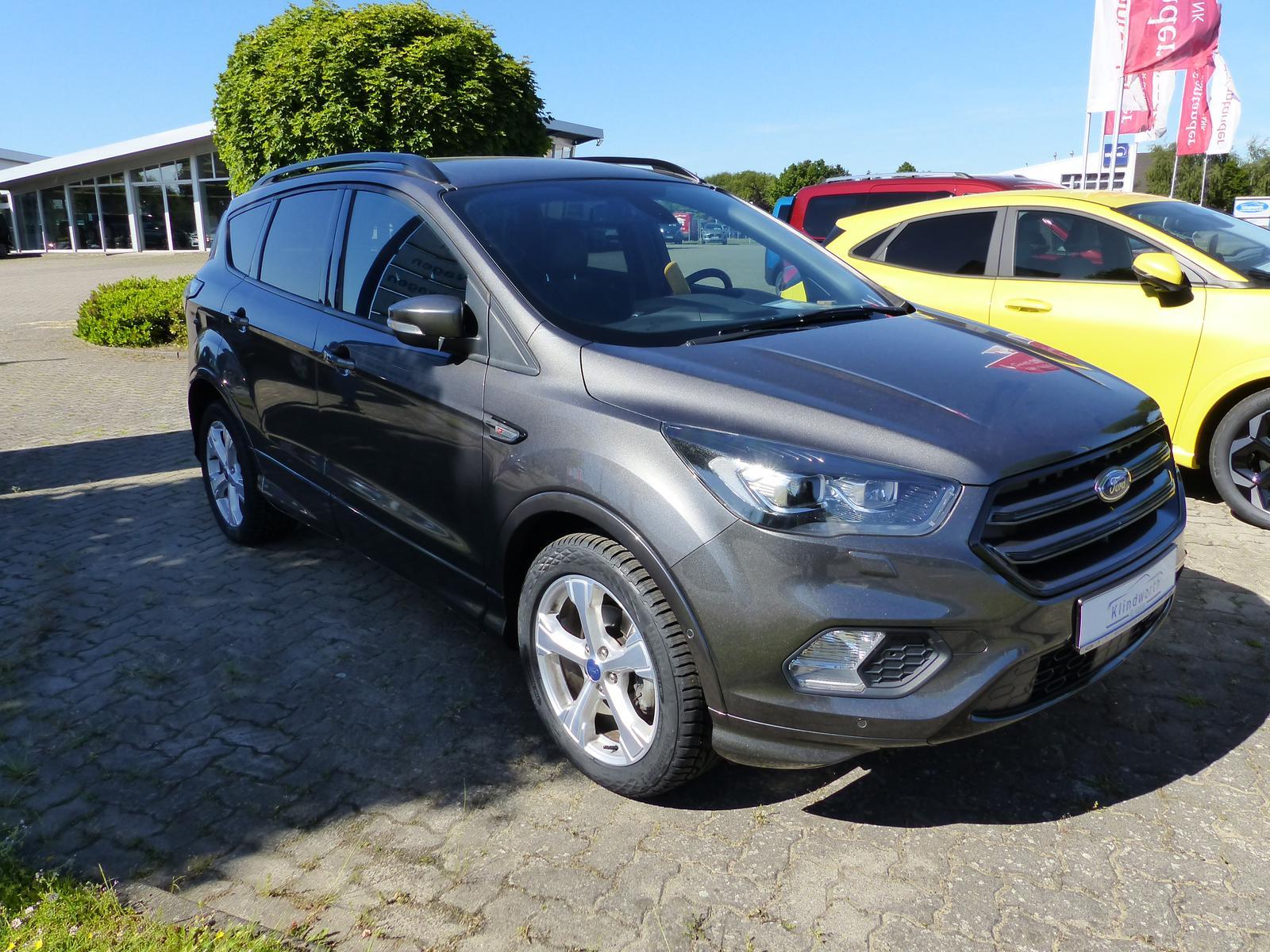 Ford Kuga 1.5 EcoBoost ST-Line AHK