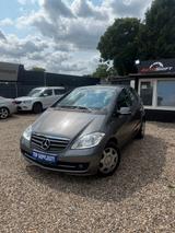 Mercedes-Benz A 160 BlueEFFICIENCY - Mercedes-Benz A 160 in Duisburg