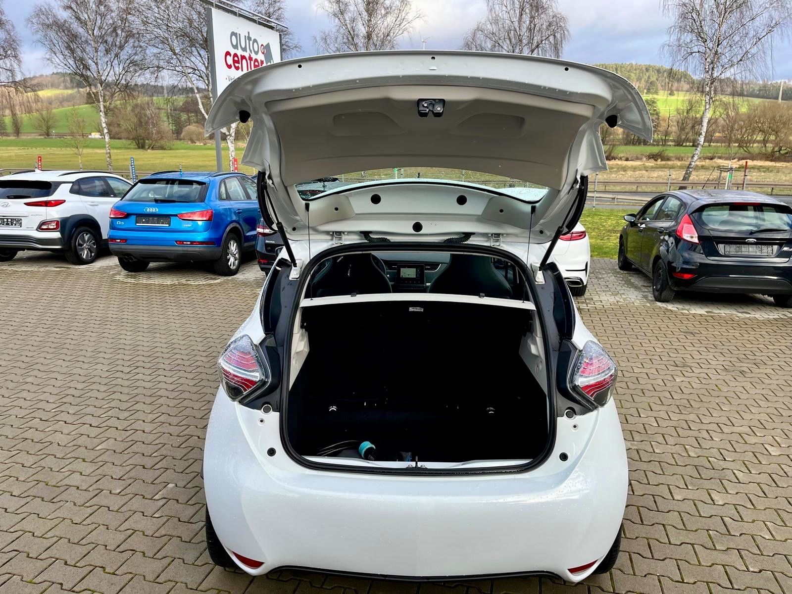 Fahrzeugabbildung Renault ZOE°Experience°52 kWh°Winterpaket°Kamera°LED°