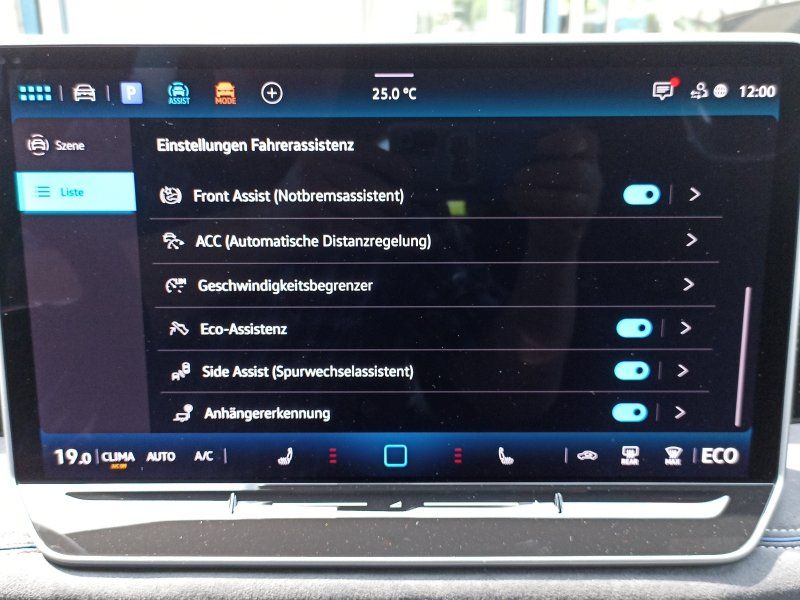 Fahrzeugabbildung Volkswagen Tiguan 1.5 TSI eHybrid R-Line DSG+  AHK+NAVI+MAT
