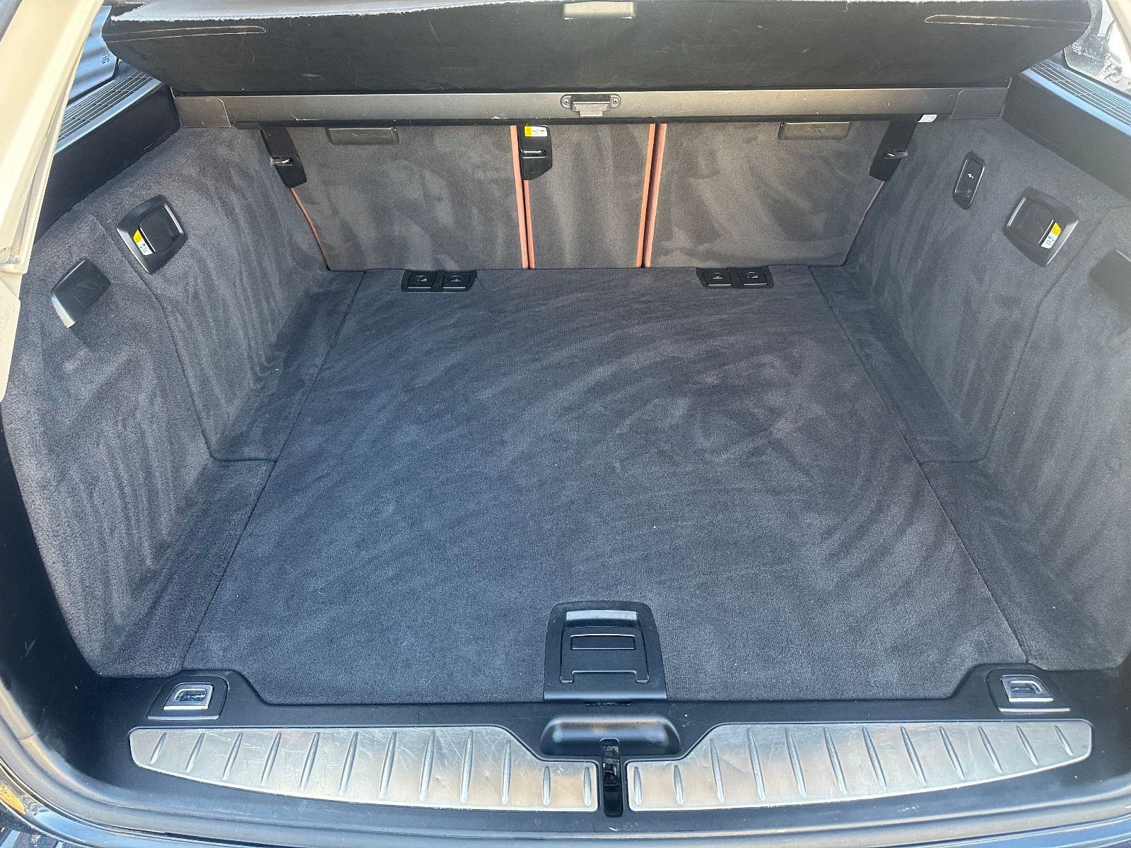 Fahrzeugabbildung BMW 520 d TOURING*HEAD-UP+LEDER-BRAUN*