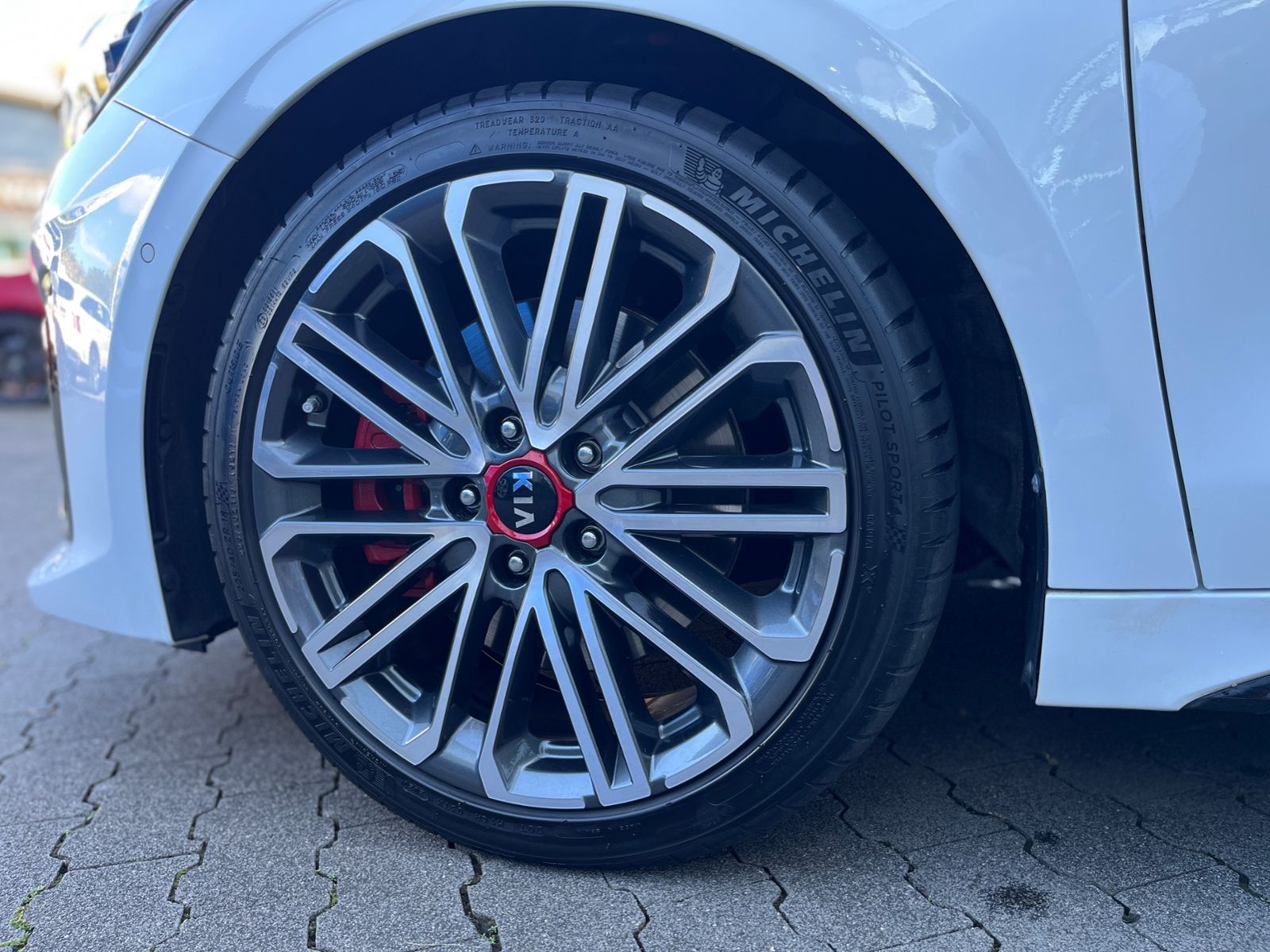 Fahrzeugabbildung Kia ProCeed GT AHK PANO KLIMA LED NAVI ALU