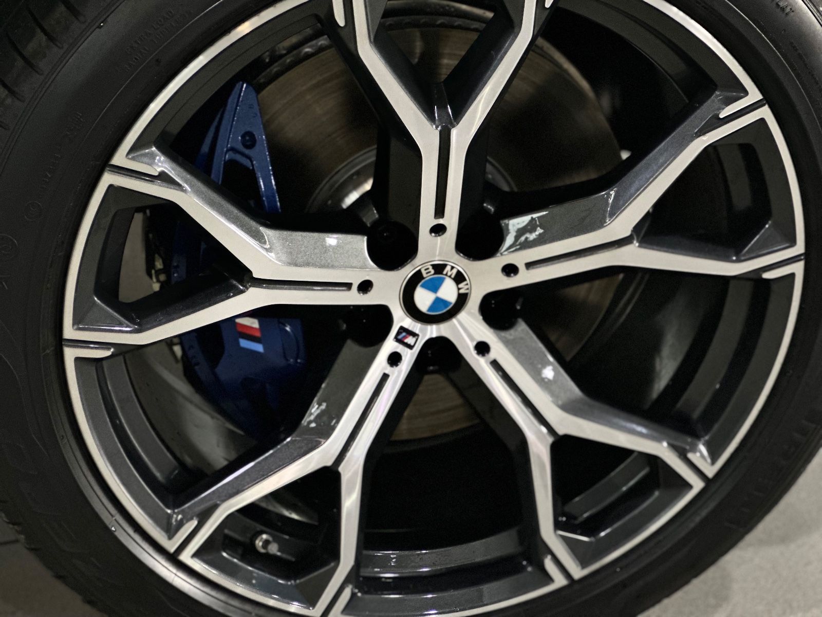 Fahrzeugabbildung BMW X5 xD30d M Sport 360° H/K  Panorama AHK Facelift