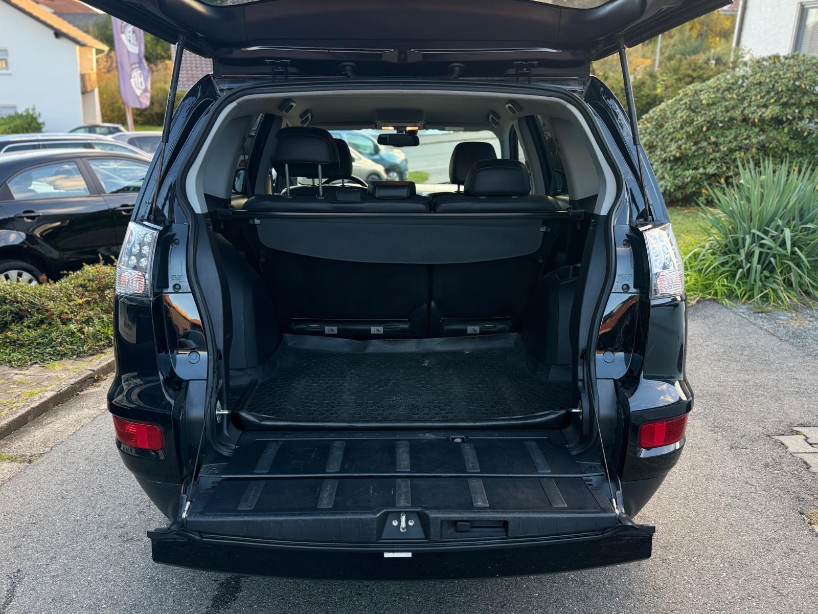 MITSUBISHI OUTLANDER 2.2 DI-D 156ch 4X4 35 JAHRE BVA - ATTELAGE - SIÈGES CHAUFFANTS - BI-XÉNON - CAMÉRA DE RECUL