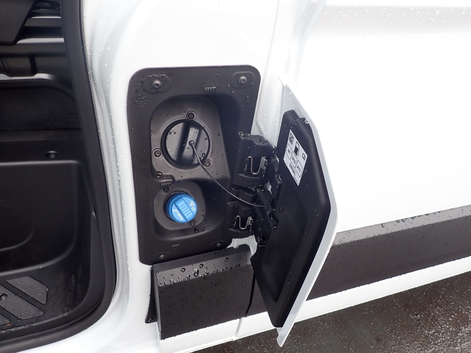 Fahrzeugabbildung Renault Master Kastenwagen FWD Kasten extra L2H2 3,5t Bl