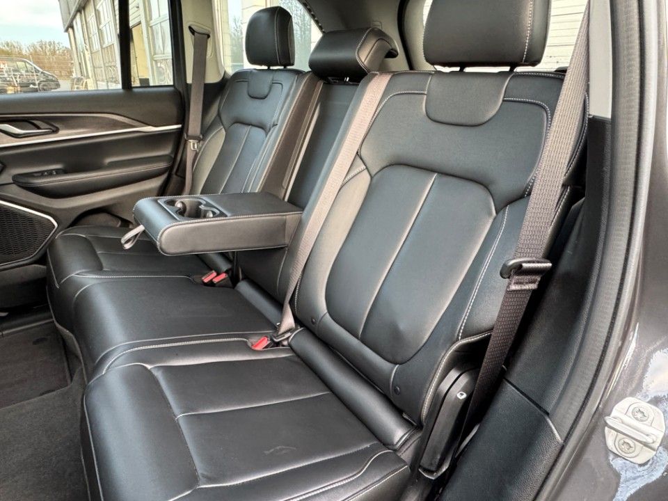 Fahrzeugabbildung Jeep Grand Cherokee Limited 4x4 LPG Panorama Leder