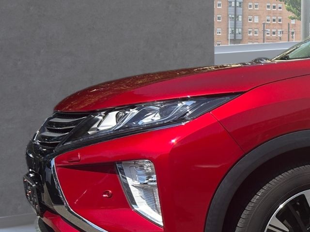 Fahrzeugabbildung Mitsubishi Eclipse Cross Top 4WD El. Panodach Navi Soundsys