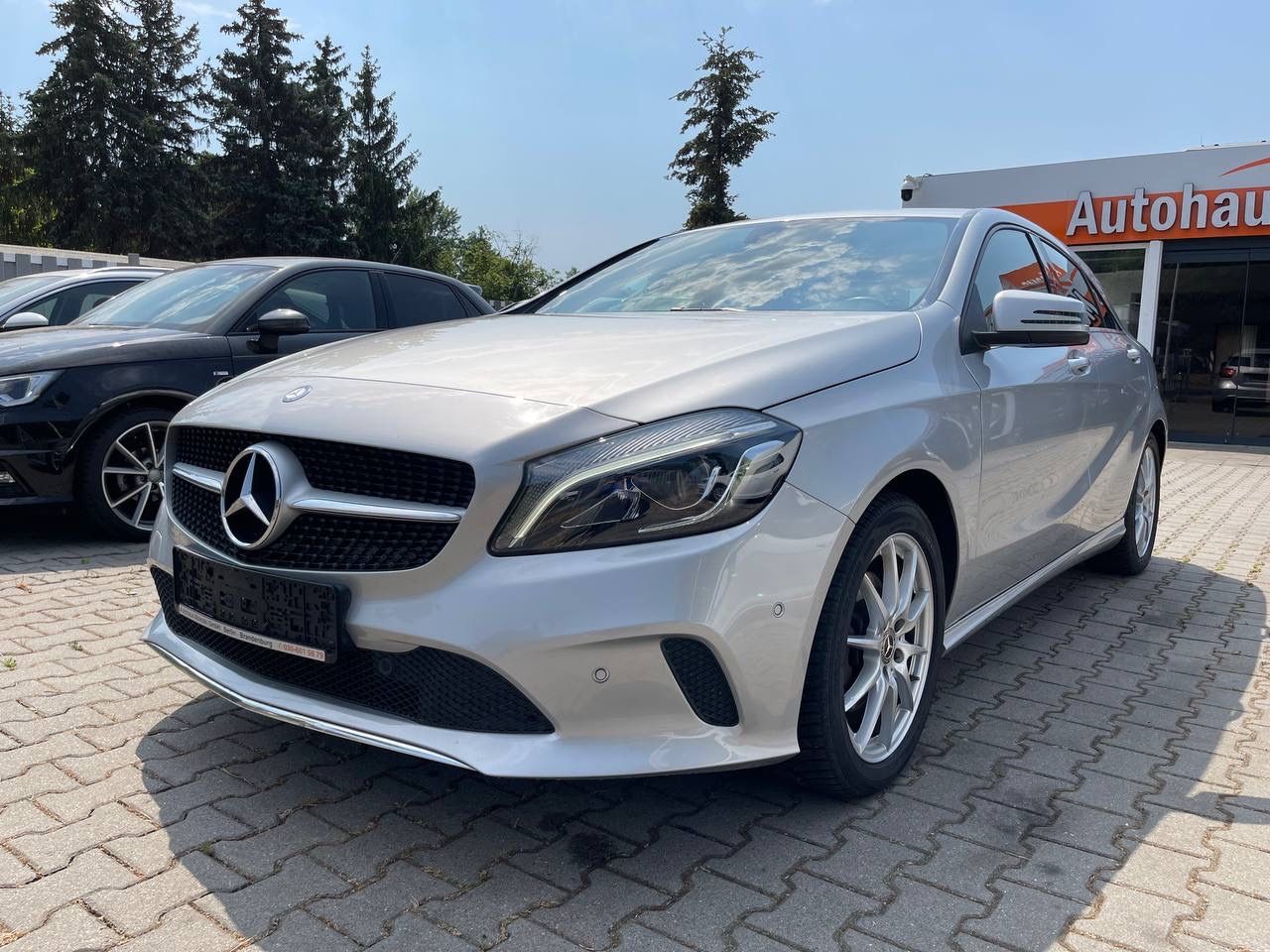 Fahrzeugabbildung Mercedes-Benz A 200 Urban*Rückfahrkamera*LED*Tempomat