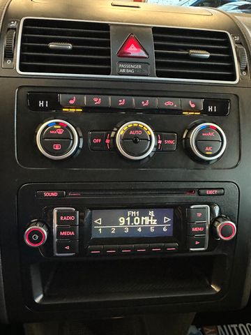 MYAUTOCENTER – Gebraucht- und Jahreswagen mit Werkstattservice in Pfaffenhofen Volkswagen Touran Comfortline BMT *1.HAND*AHK*TEMPO*KLIMA*