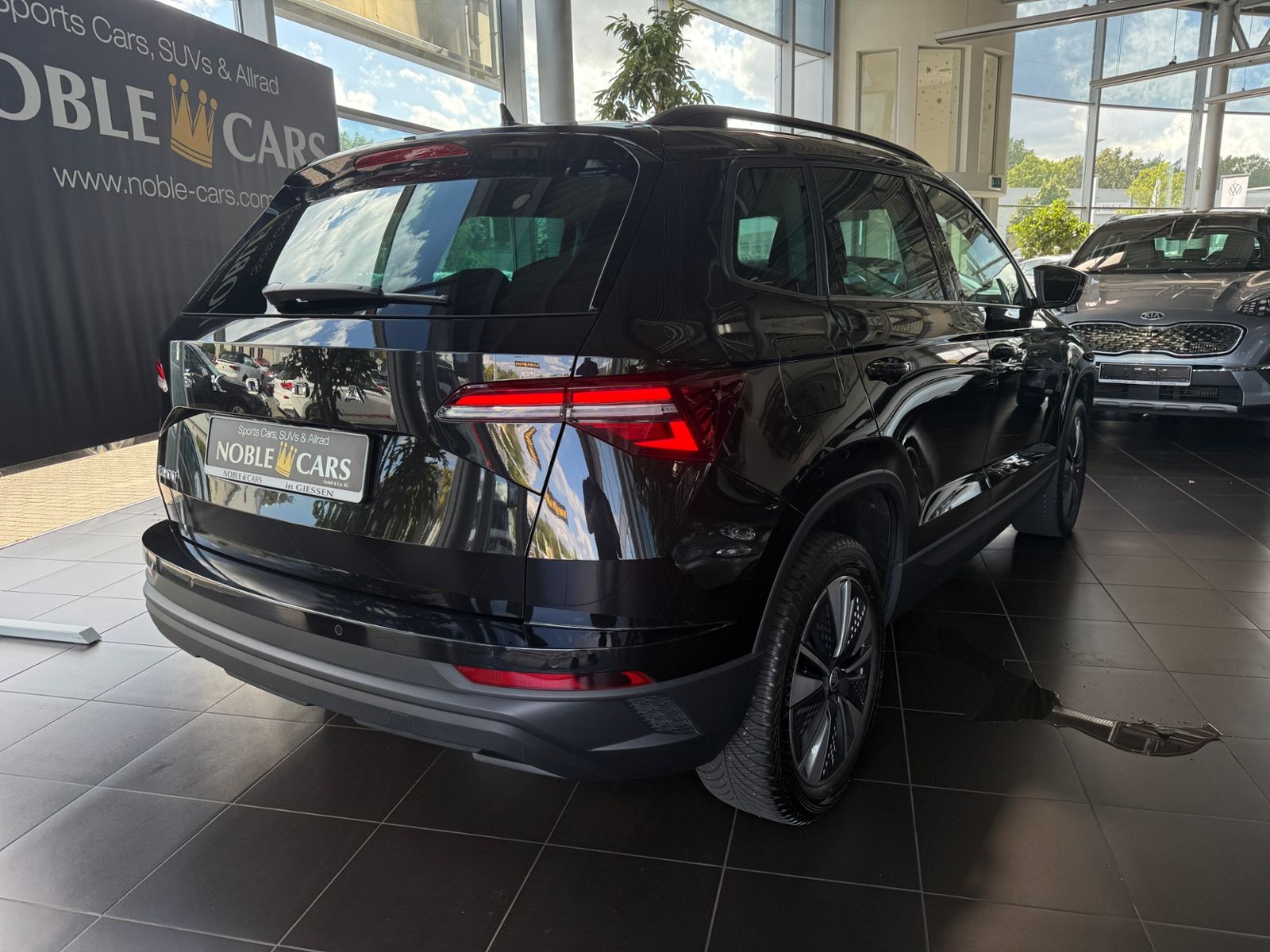 Fahrzeugabbildung SKODA KAROQ 1.5 TSI DSG AHK AMB LED NAVI