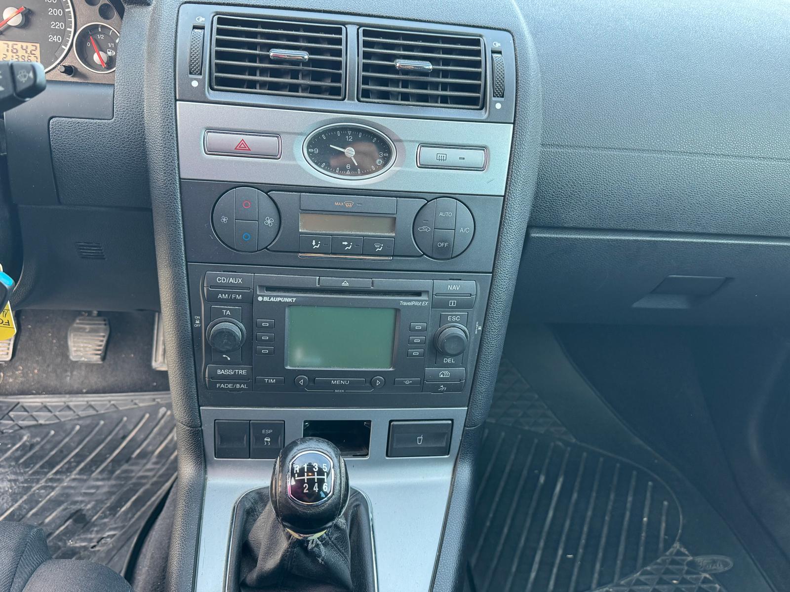 Ford Mondeo 2005 — photo 11
