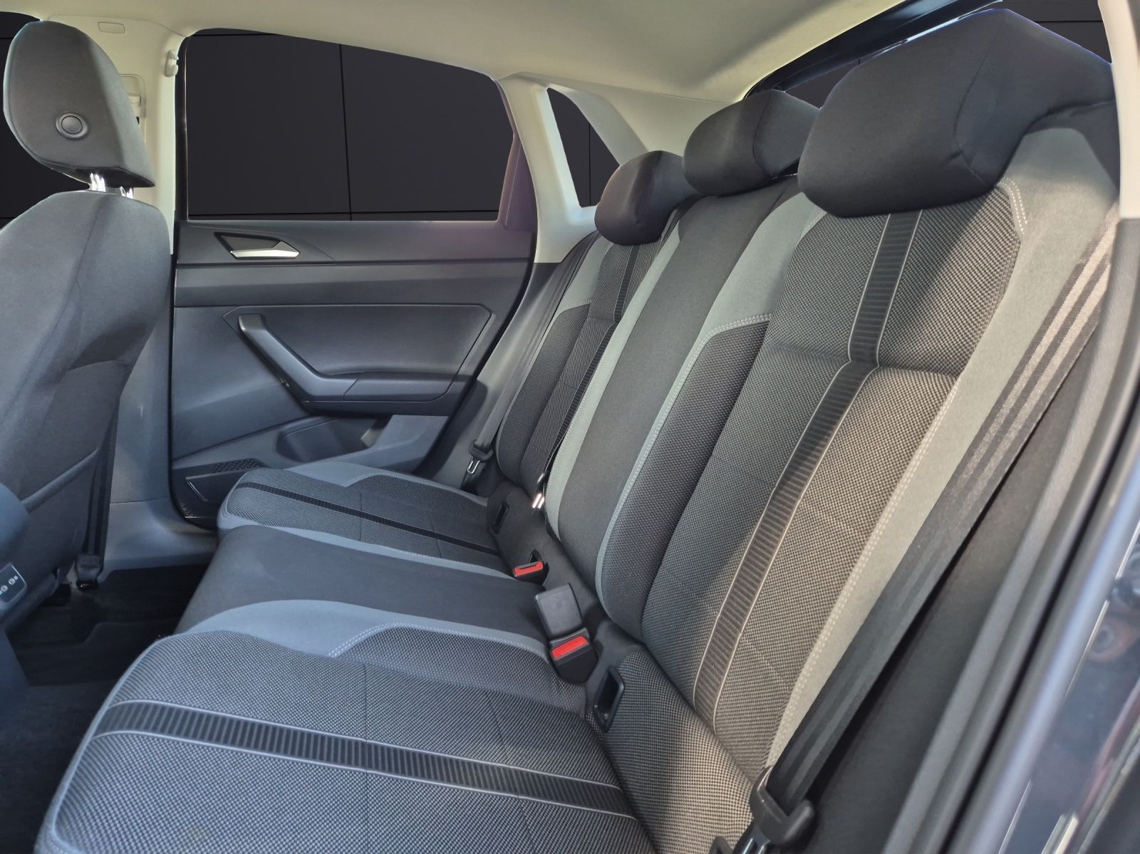 Fahrzeugabbildung Volkswagen Polo TSI Highline Navi AID RFK SH LM