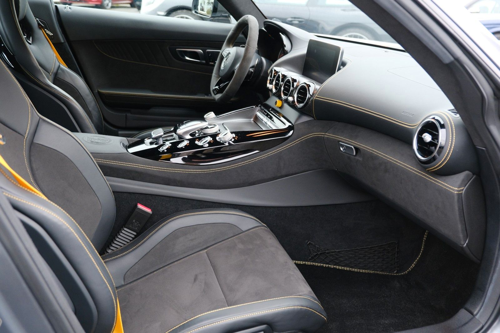 Fahrzeugabbildung Mercedes-Benz AMG/Keramik/Junge Sterne/Gutachten 1-