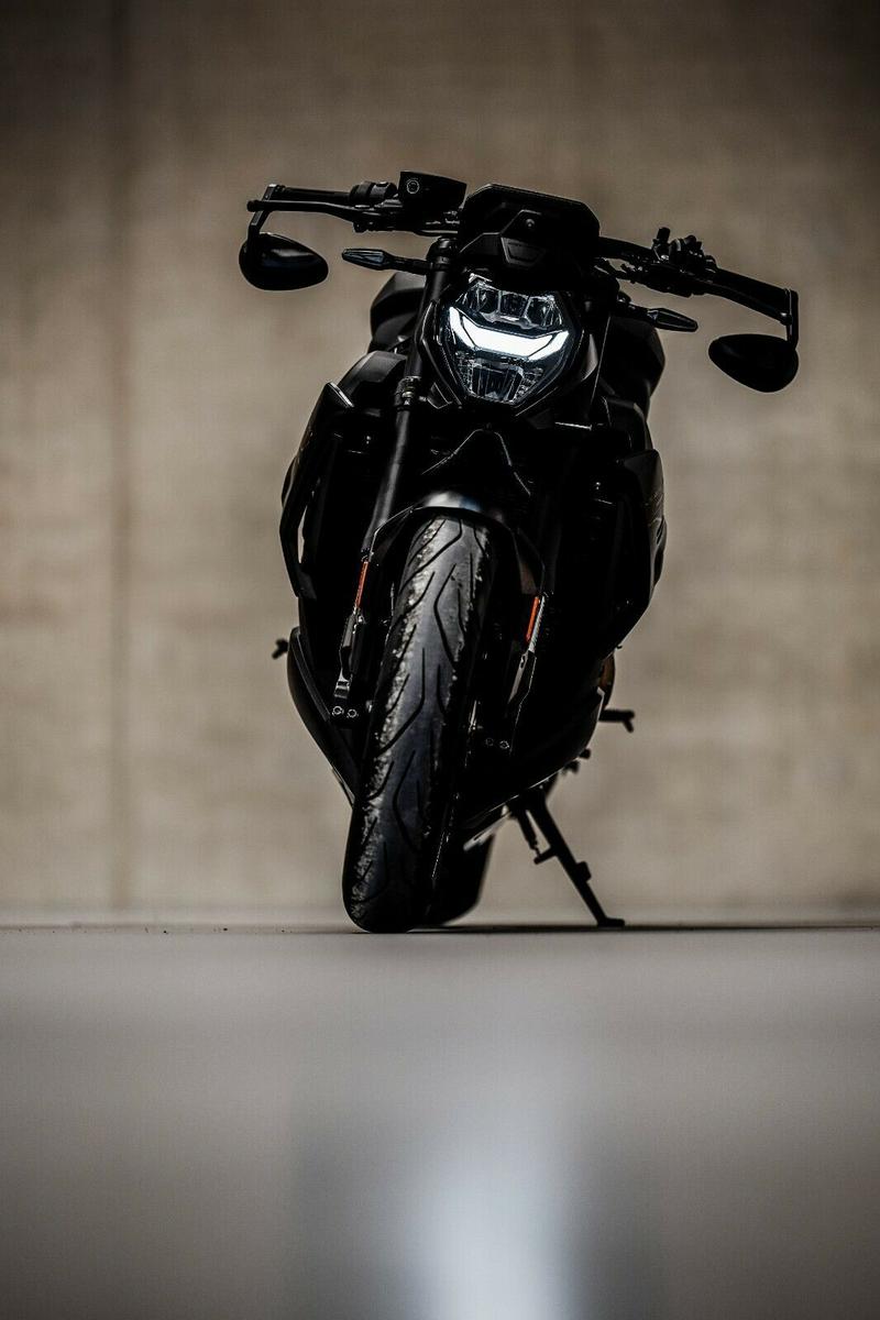 BMW S 1000 R Martin Edition Black