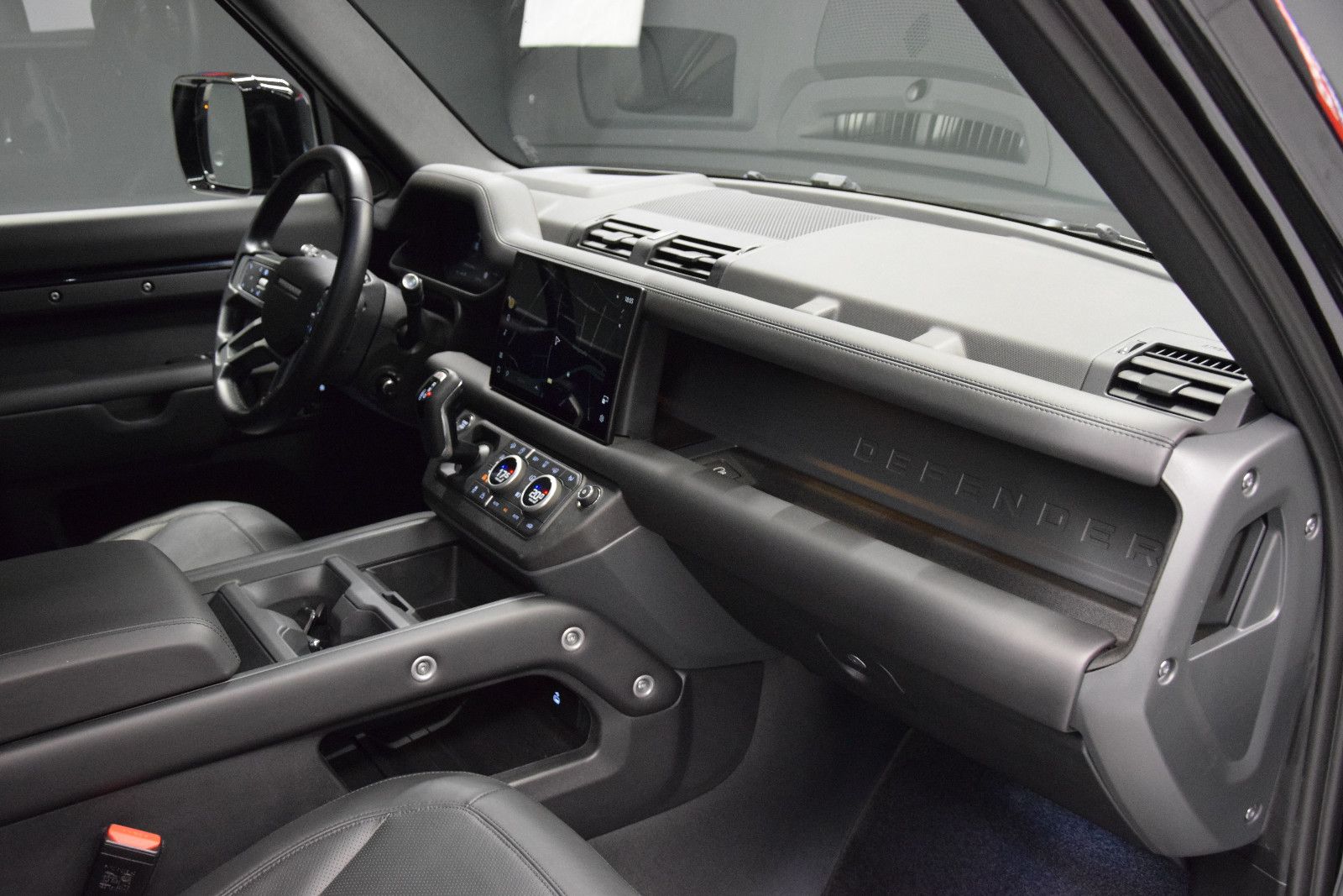 Fahrzeugabbildung Land Rover Defender 110 X-Dynamic HSE 5.0 V8 Pano Matrix