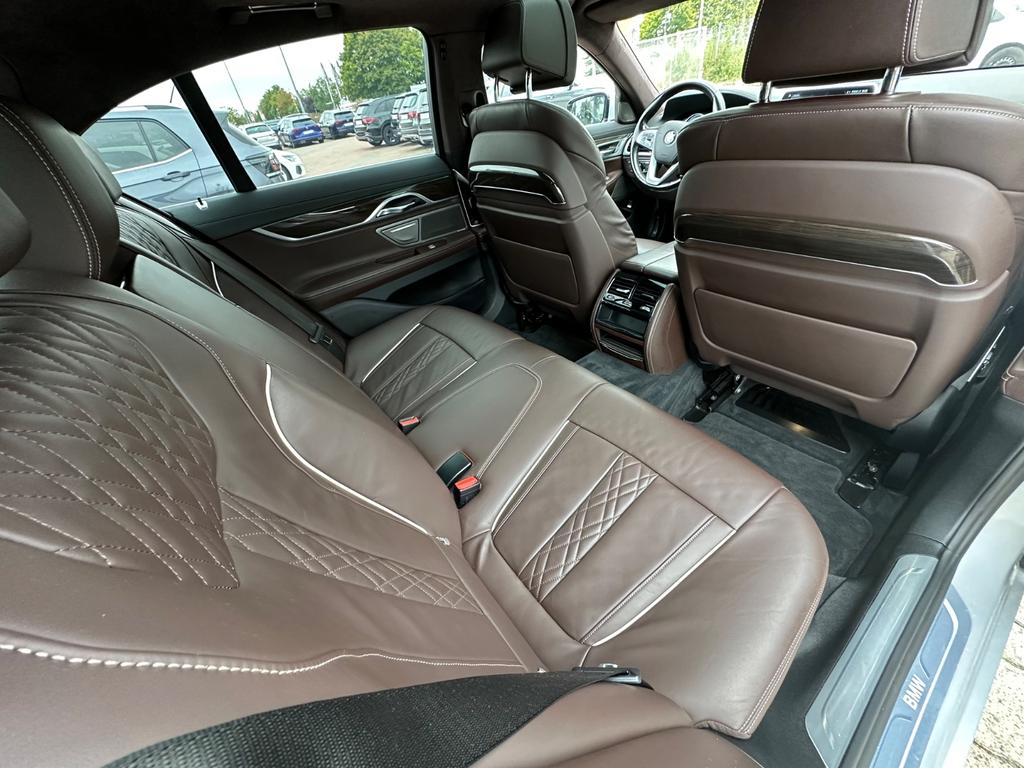 BMW 730