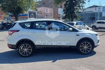 Ford Kuga - 4