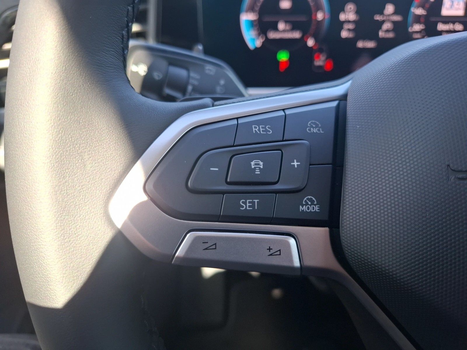 Fahrzeugabbildung Volkswagen Passat Variant TDI Elegance DSG Matrix AHK Navi
