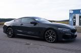 BMW M850i xDrive Coupé - - graue BMW M850