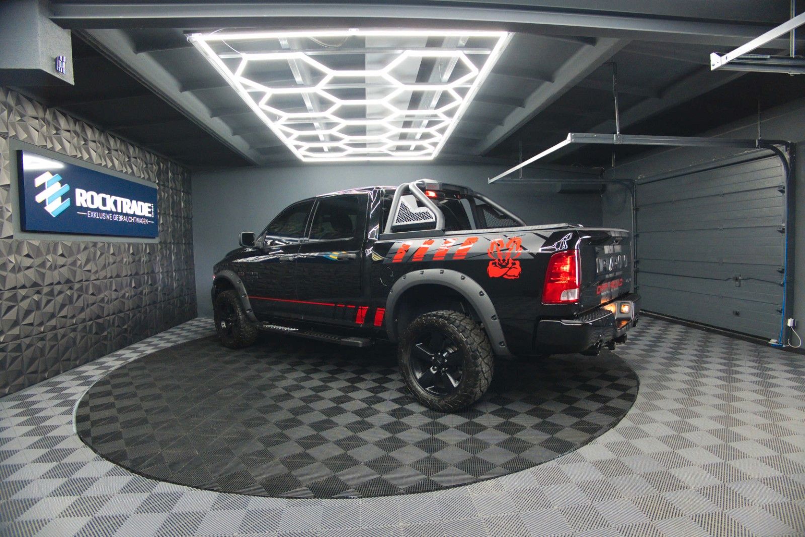 Fahrzeugabbildung Dodge RAM 5.7 V8 HEMI 4x4 OFFROAD Night-Paket *LED*AHK