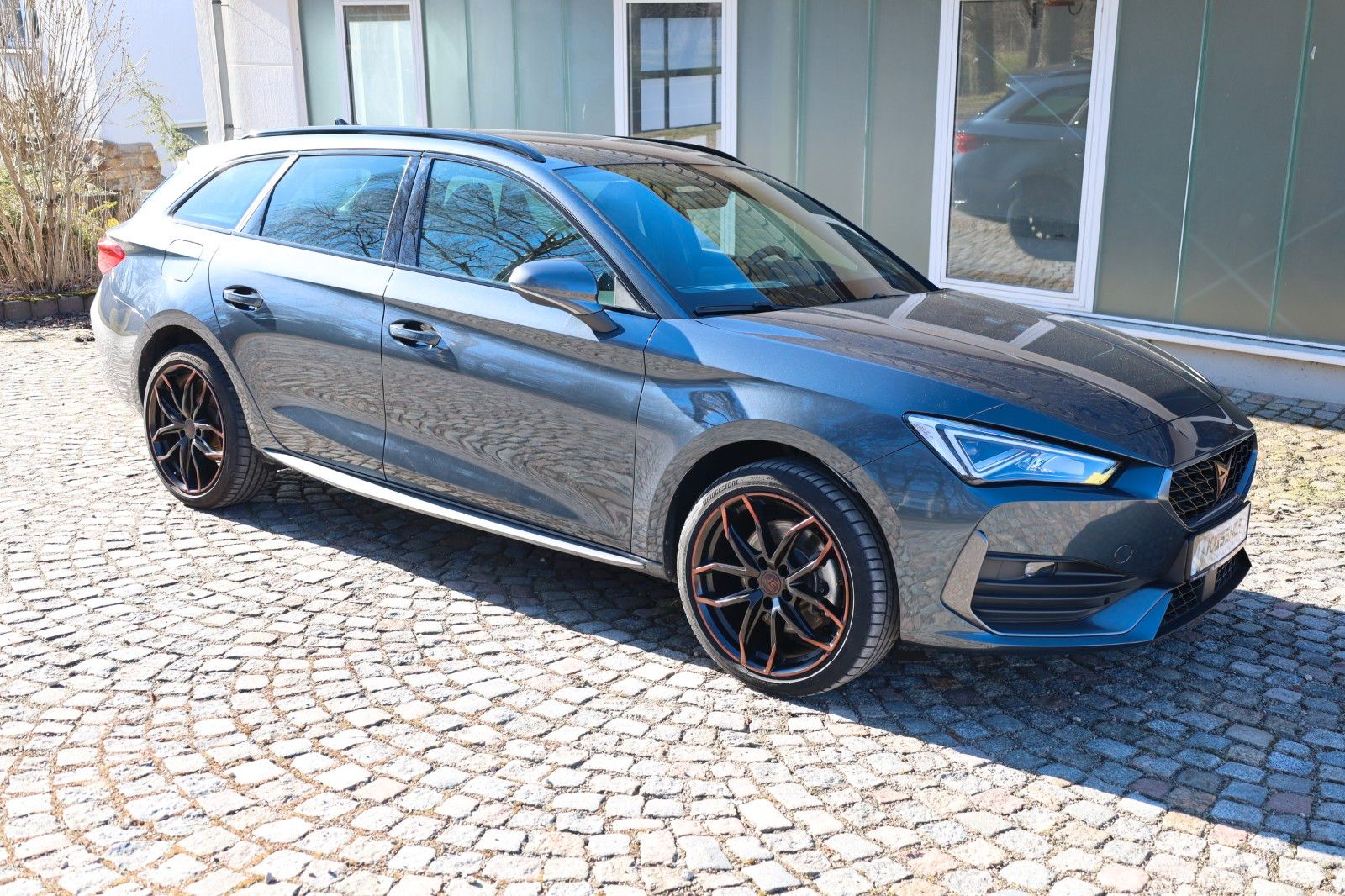 Fahrzeugabbildung CUPRA Leon Sportstourer 1,4TSI e-Hybrid *SHZ *Full-Li