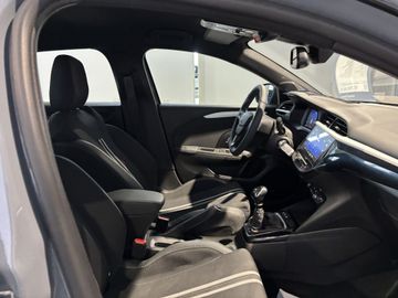 Fotografie 7 des Opel Corsa 1.2 Direct Injection Turbo GS
