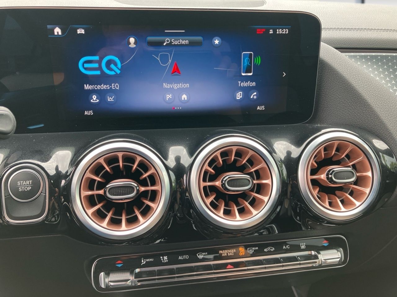 Fahrzeugabbildung Mercedes-Benz EQA 300 4M EDITION+360+DISTR+MEMORY+LHZ+BONUS+++