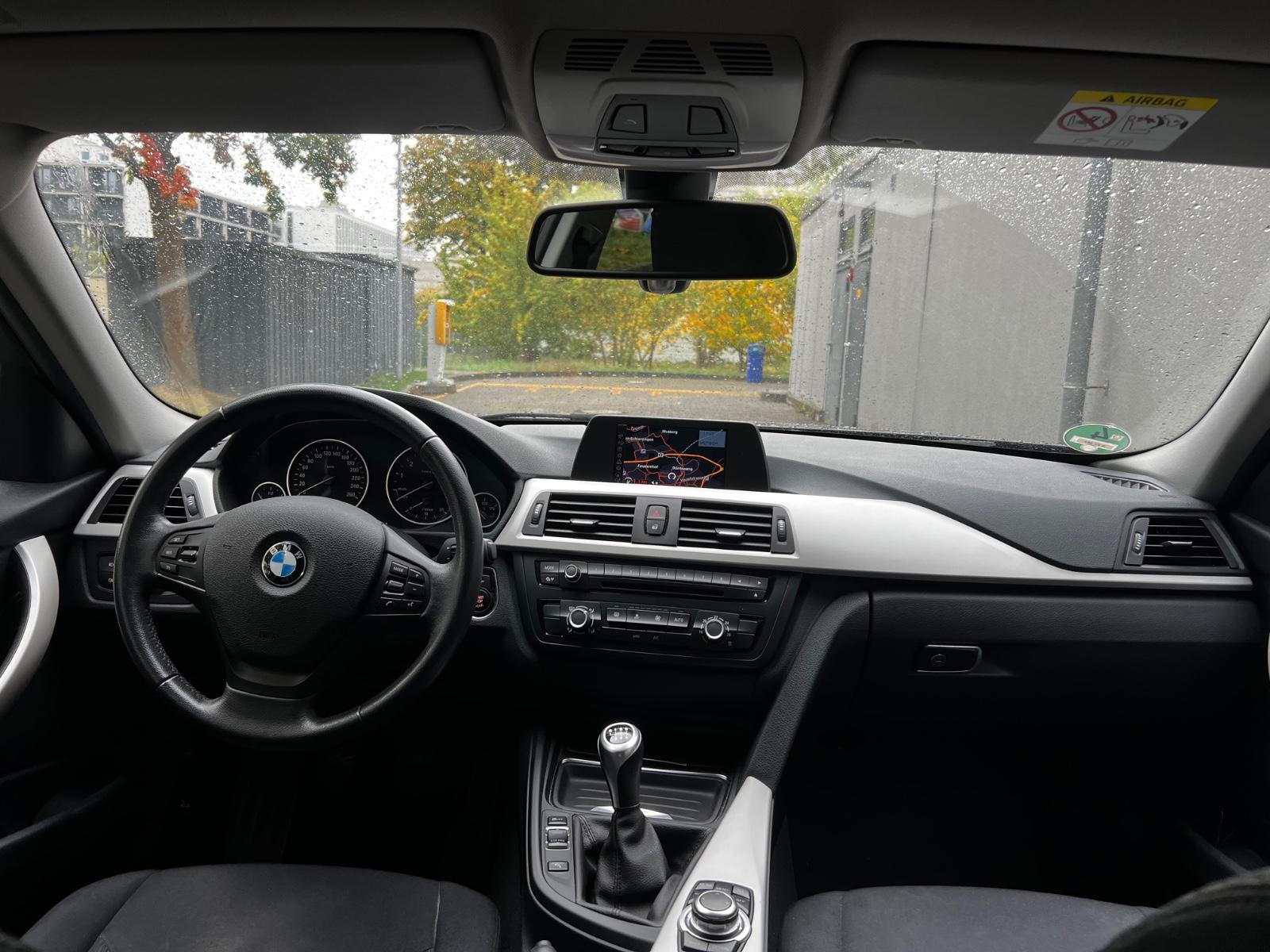 BMW 320 2013 — photo 18
