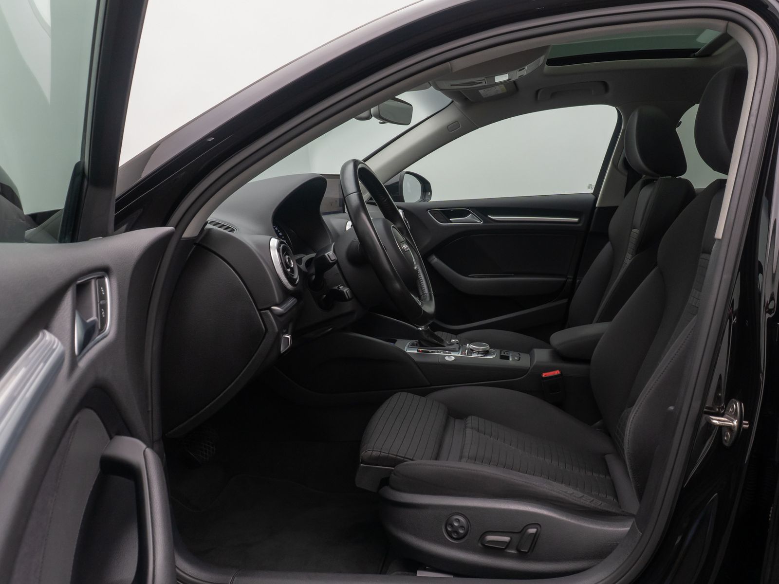 Fahrzeugabbildung Audi A3 Ambition Xenon DAB Navi Panorama Lordos Sound