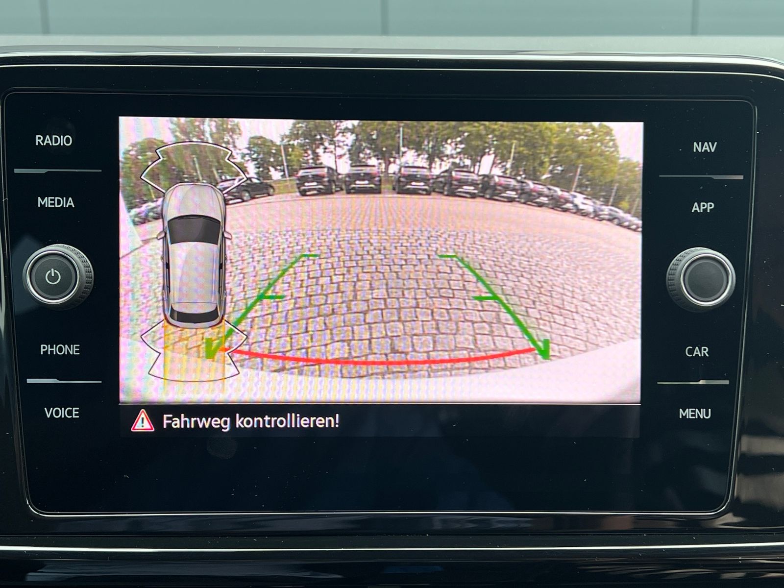 Fahrzeugabbildung Volkswagen T-Roc R-Line 1.5 TSI DSG *AHK,LED,BlackStyle,LM