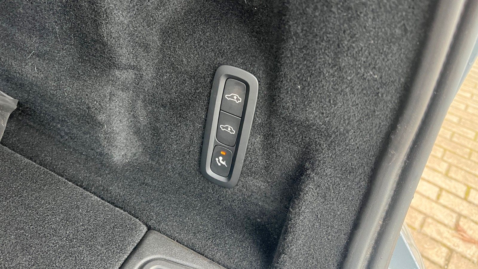 Fahrzeugabbildung Volvo XC60 B5 D Ultimate Dark AWD*360°*AHK*HUD*LUFT*