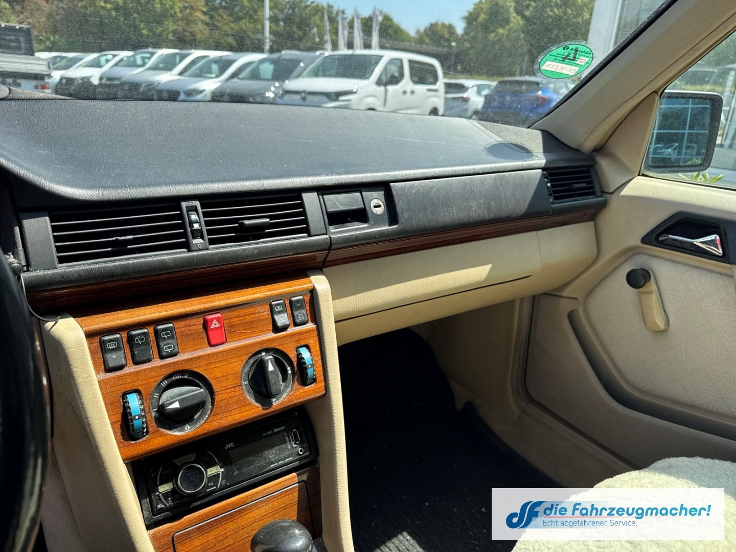 Fahrzeugabbildung Mercedes-Benz E 220 ET-Modell 220TE Alarm el.SP Spieg. *EXPORT