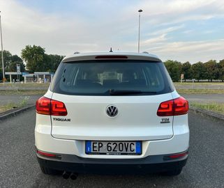 Volkswagen Tiguan - 4