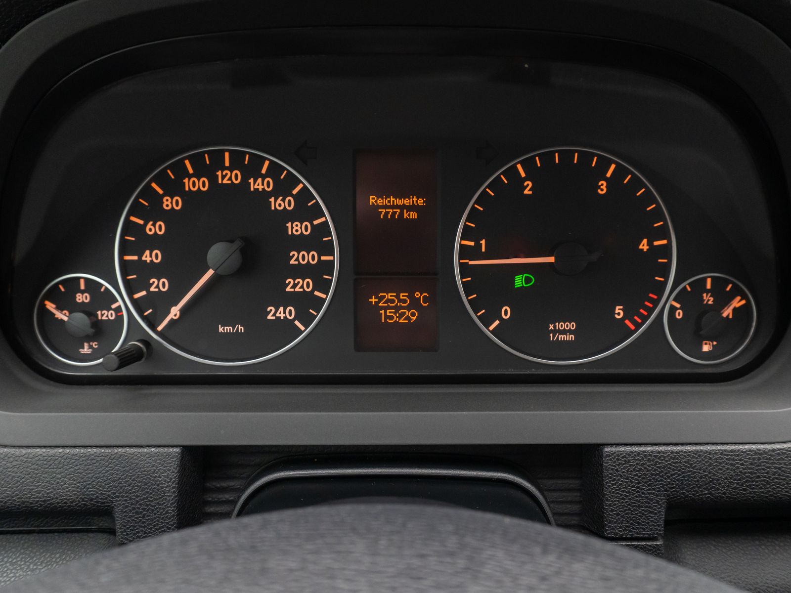 Fahrzeugabbildung Mercedes-Benz A A 180 CDI Berganfahr Sitzheizung RegenSensor