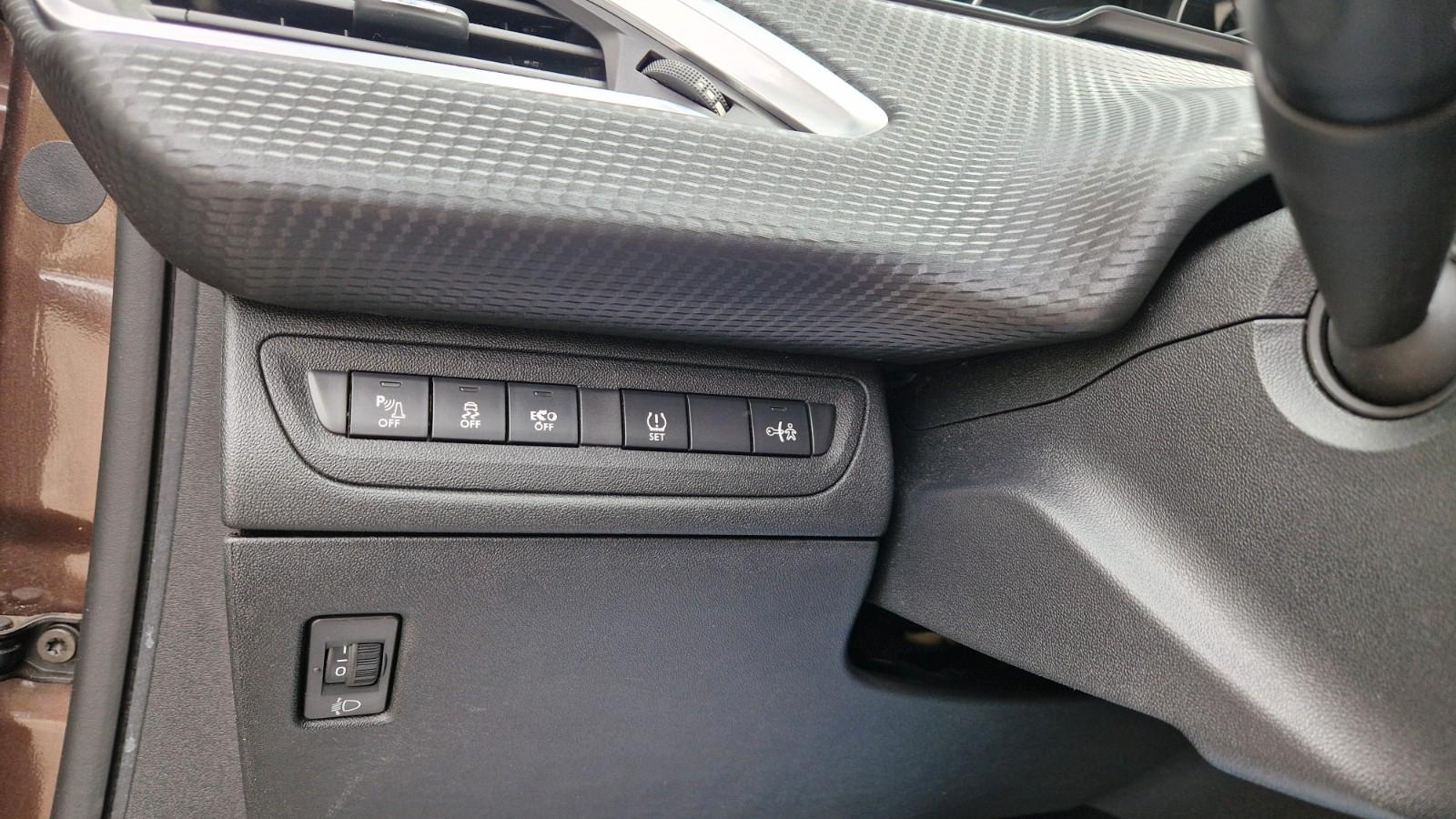 Peugeot 2008 Automatik, Start-Stop, PDC, SHZ, Tempomat