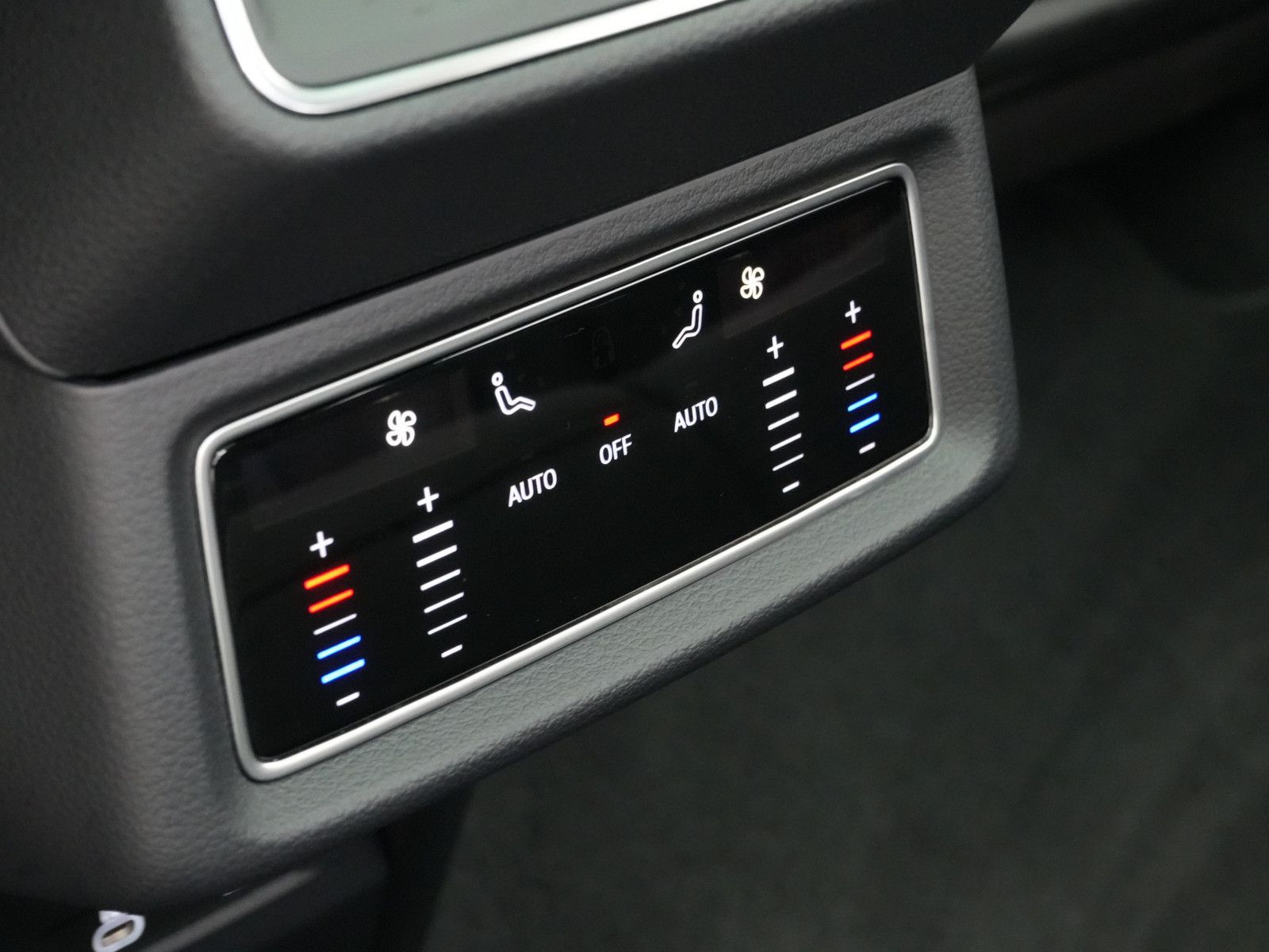 Audi Q8 S line NAVI PANO B&O KAM 360°MATRIX SHZ foto 16