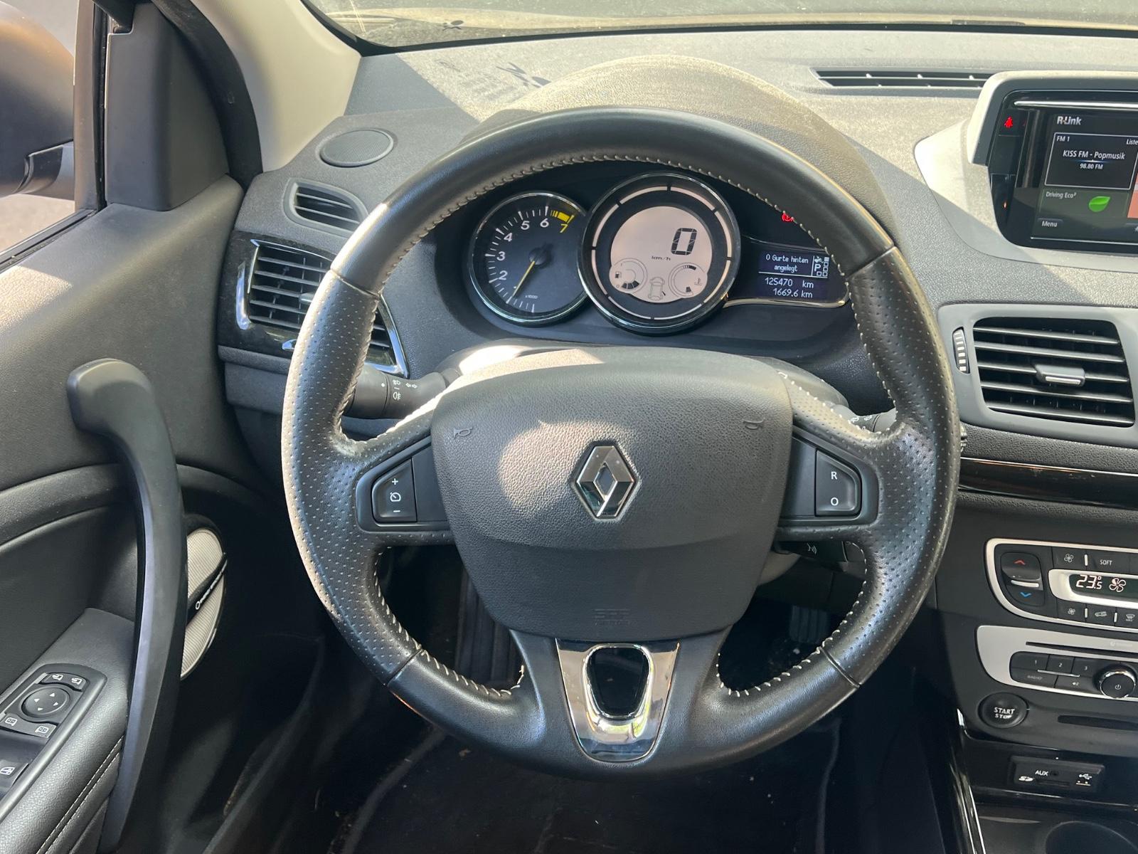 Renault Megane 2015 — photo 11