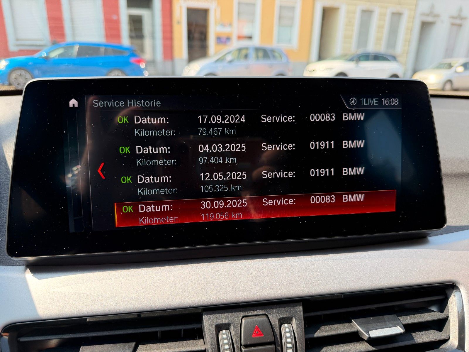 Fahrzeugabbildung BMW X1 xDrive 20 d 1.HD HUD AHK AUTOMATIK LED KAMERA