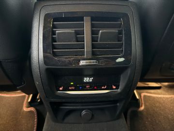 BMW X3 M40 i+HuP+AHK+Navi+Virt.C.+Kamera+Ambiente+SL