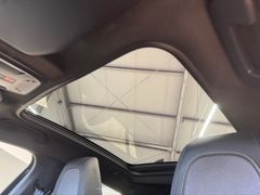 PEUGEOT 208 e- GT Panorama Navi Digitales Cockpit LED AC