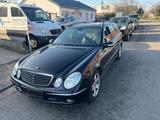 Mercedes-Benz E 270 CDI T AVANTGARDE Avantgarde,AHK,Xenon,Navi - schwarze Mercedes-Benz E 270