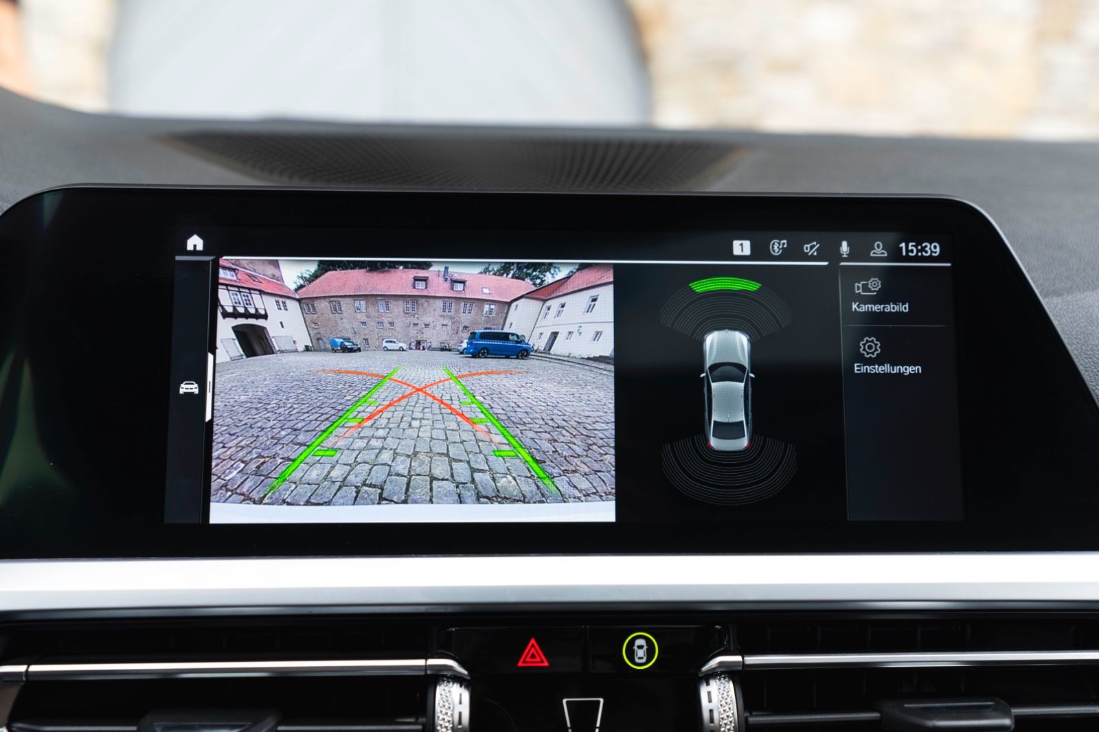 Fahrzeugabbildung BMW 330iX M-Performace HUD LED HIFI KAM TOTW ALC