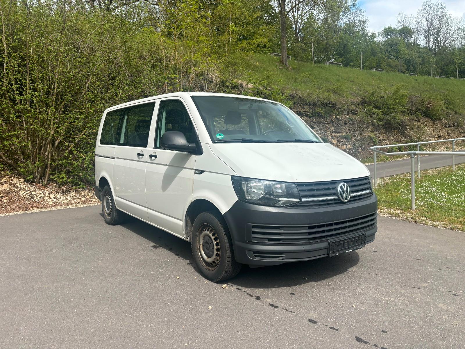 Volkswagen T6 Transporter Kombi 9 Sitzer
