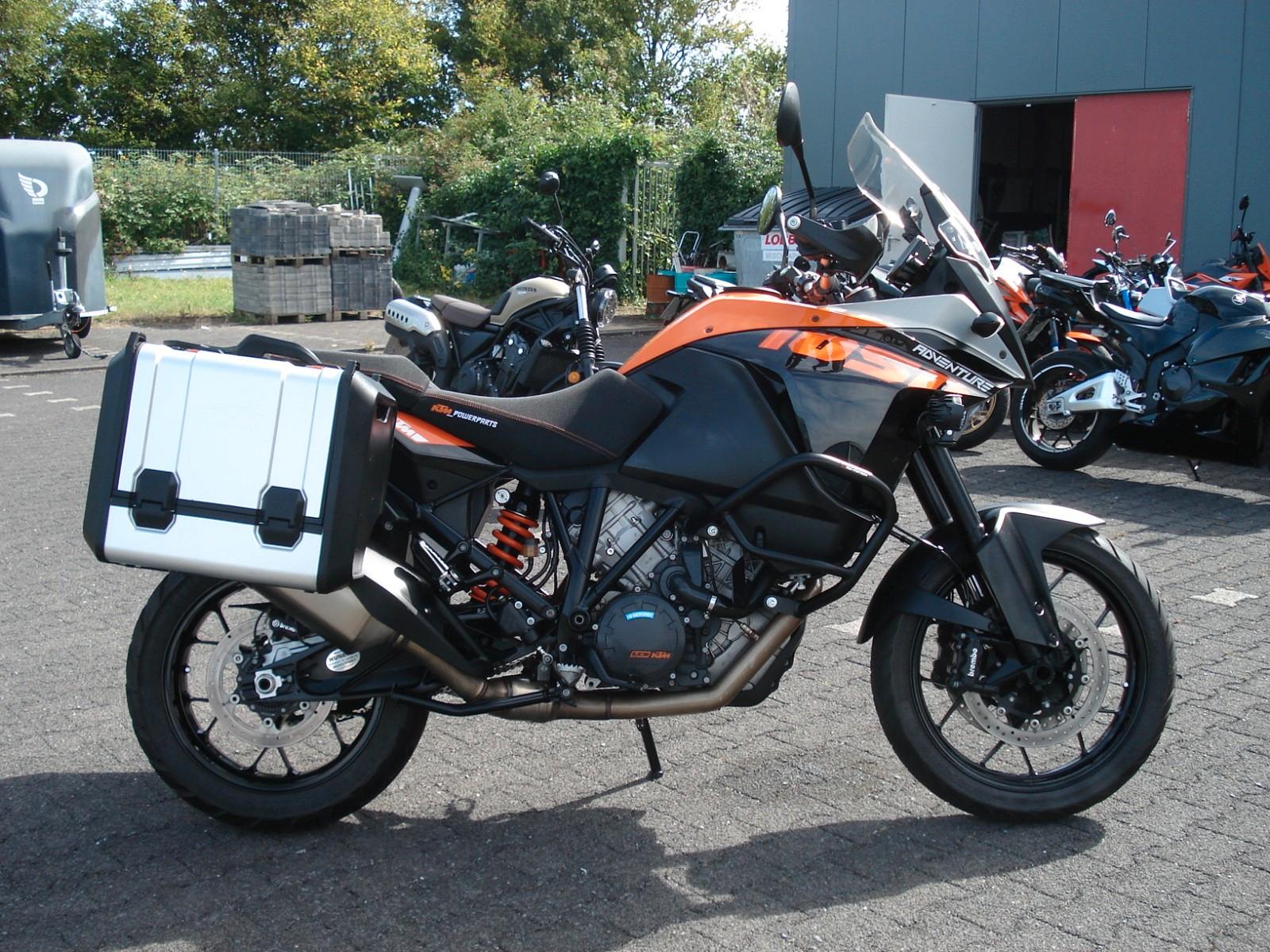KTM 1050 ADVENTURE