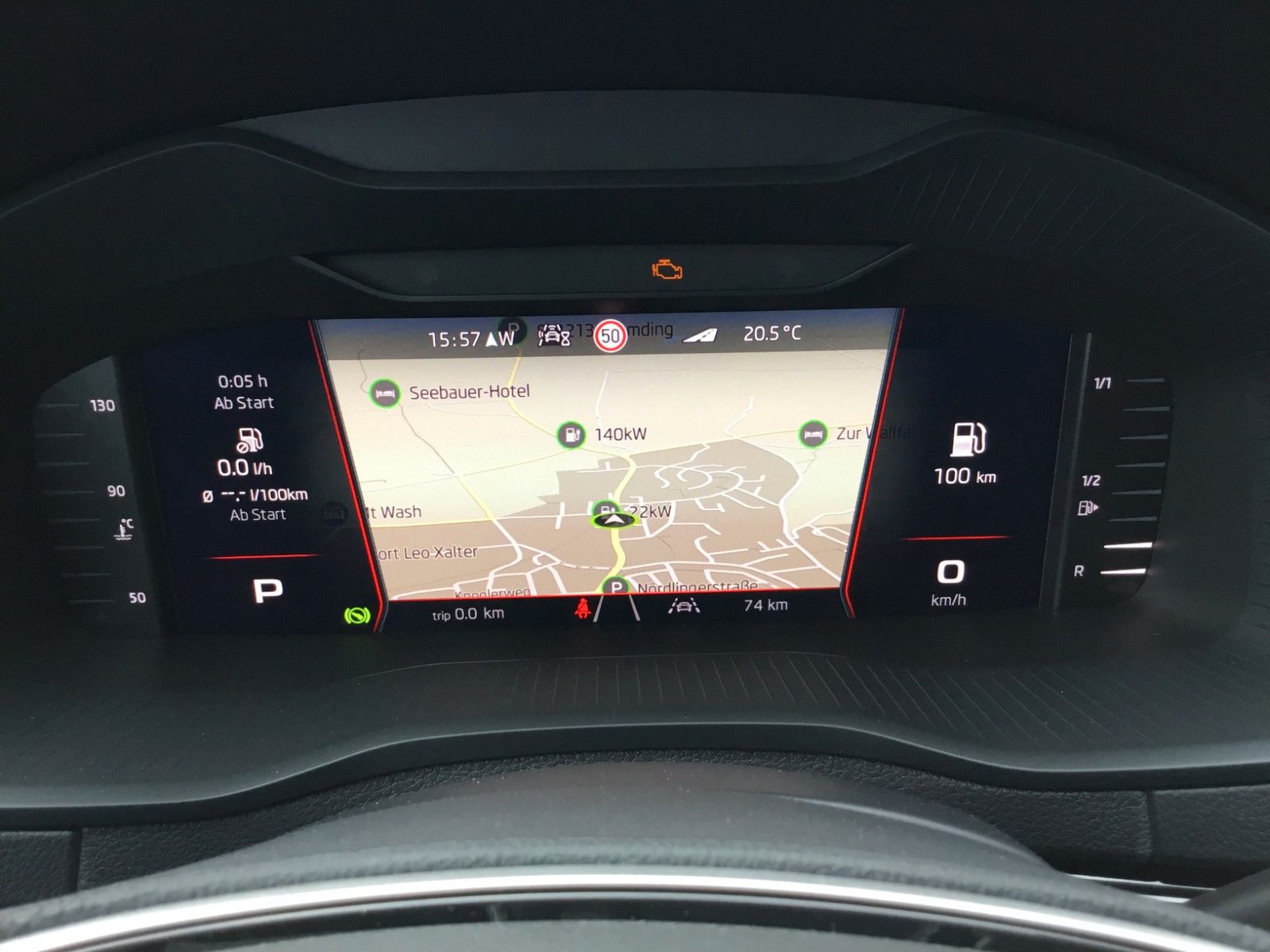 Fahrzeugabbildung SKODA Karoq 2.0l TSI DSG 4x4 Sportline+AHK+Standheizun