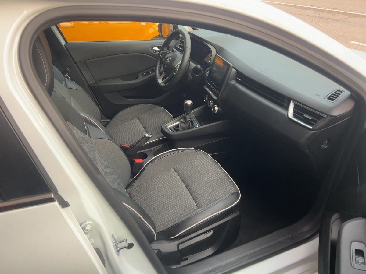 Fahrzeugabbildung Renault Clio INTENS TCe 90 EPH SHZ Klimmaut.